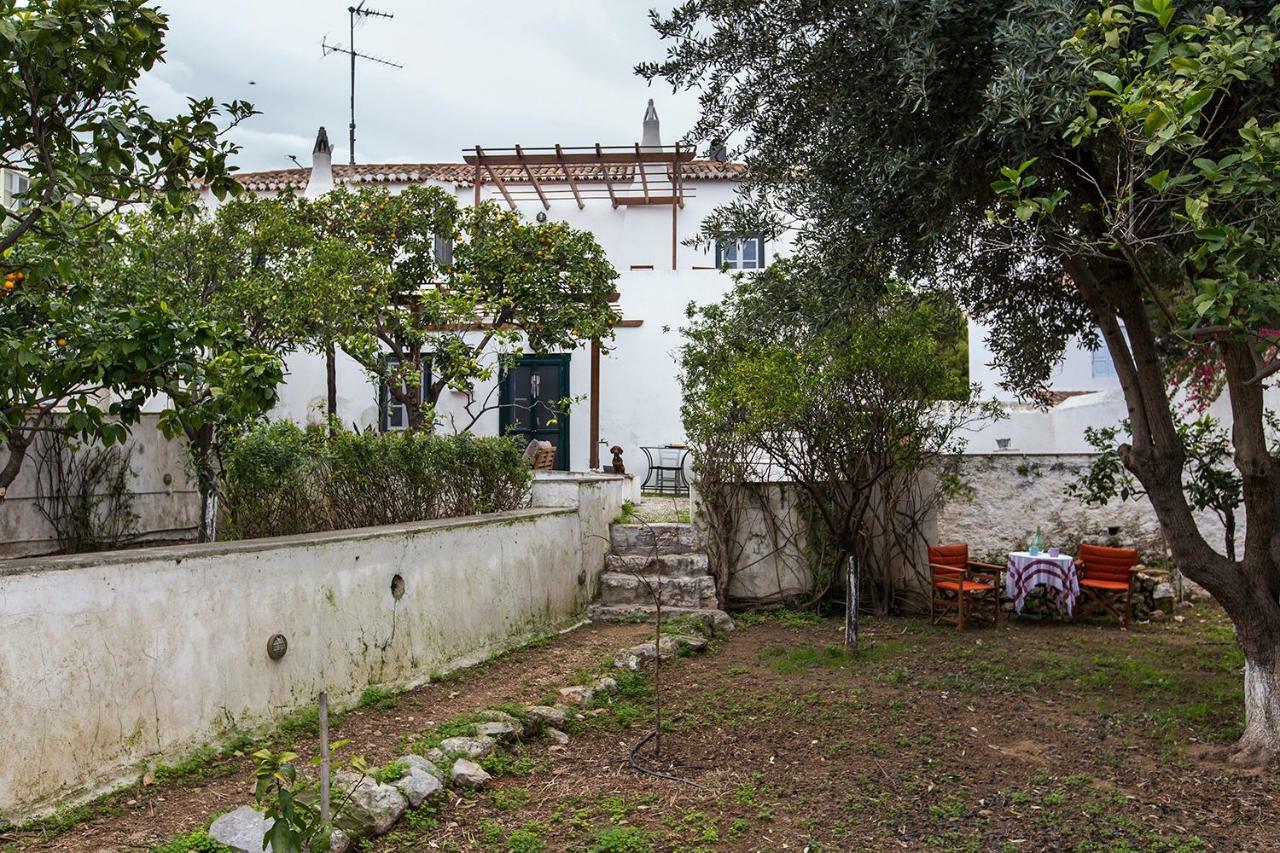 Pensjonat Two Olive Trees Spétses Zewnętrze zdjęcie