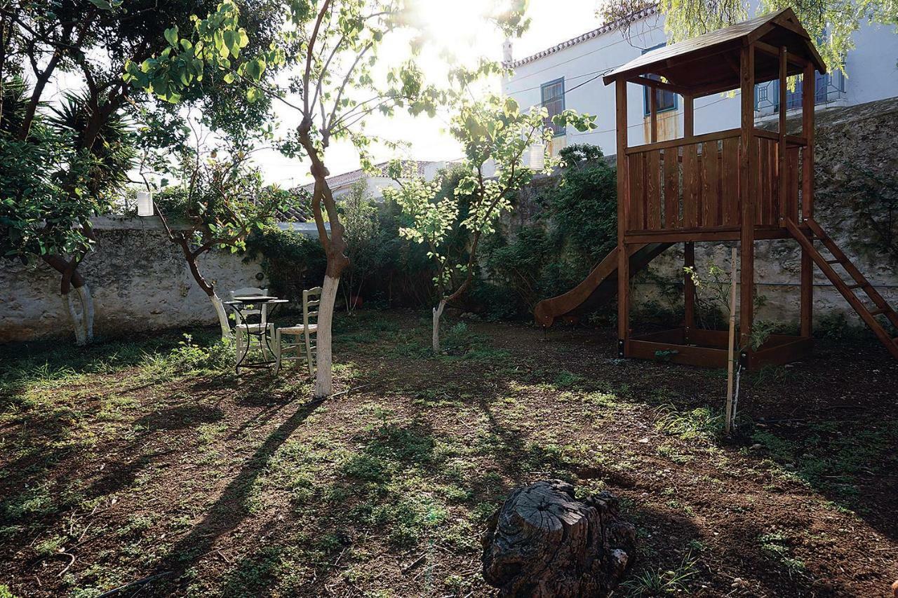 Pensjonat Two Olive Trees Spétses Zewnętrze zdjęcie